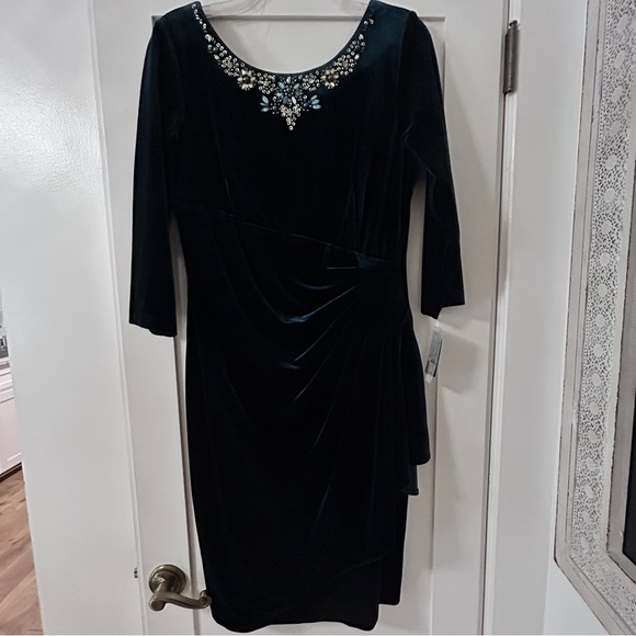 NWT Alex Evenings size 12 green velvet dress - Picture 2 of 15